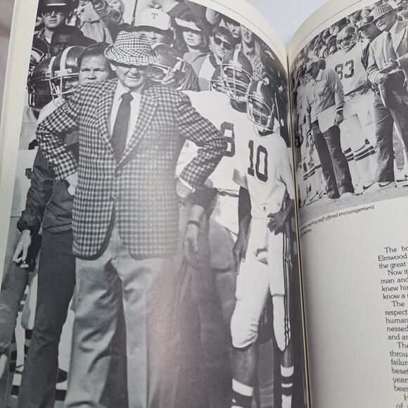 Remembering Bear: the life of Coach Paul 'Bear' Bryant 1983 Vintage Book - Picture 6 of 10